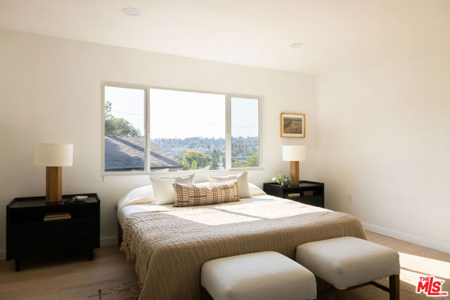 1336 Armadale Avenue, Los Angeles CA: https://media.crmls.org/mediaz/0e90a005-900b-42ff-944b-37cb1984192a.jpg