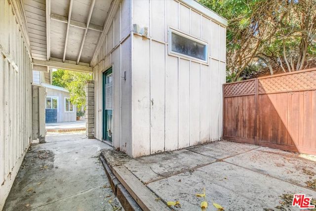 Image 29 of 32 For 14301 Hortense Street