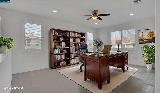 4763 Dundee St, Antioch CA: https://media.crmls.org/mediaz/0e90d11a-eb31-41cf-be85-04e9d9c19e5e.jpg