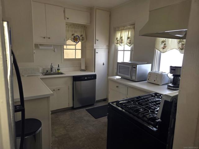 Image 16 of 20 For 676 J Ave  