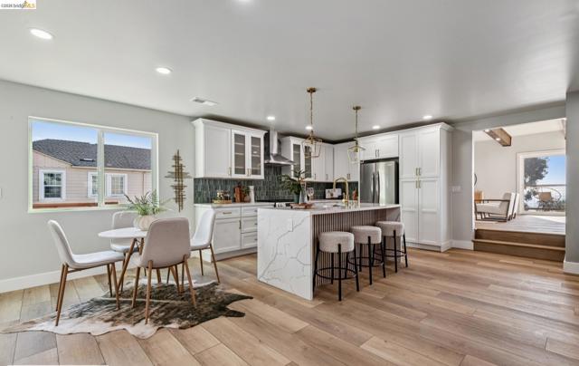 Image 4 of 54 For 7807 Outlook Ave