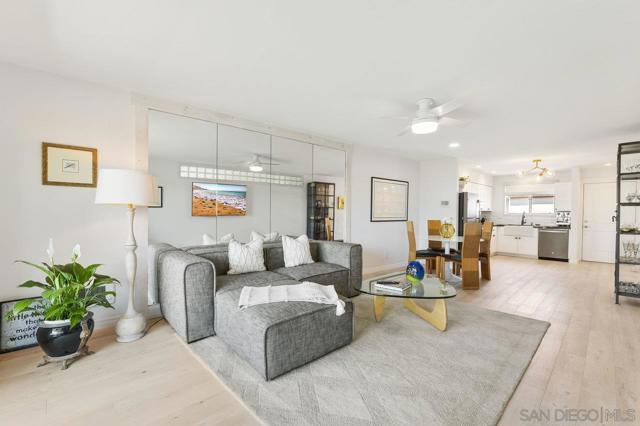 902 Caminito Madrigal, Carlsbad CA: https://media.crmls.org/mediaz/0e9216dd-ffae-4889-a113-e2ea201cbdea.jpg