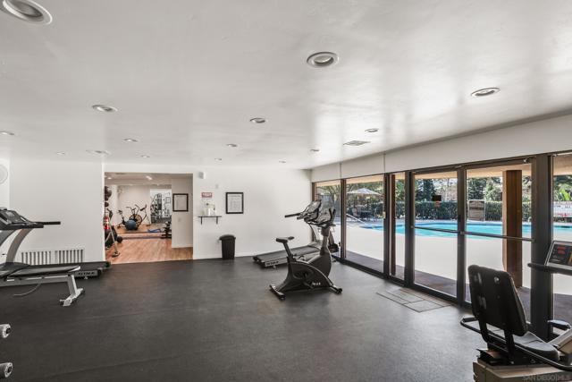 5700 Baltimore Dr, La Mesa CA: https://media.crmls.org/mediaz/0e924236-d38d-44c3-b9c9-1b1a8e291cce.jpg