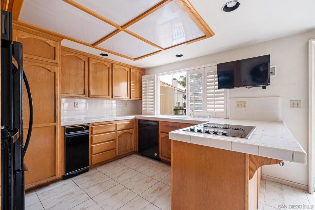 MLS #250044118SD image #15