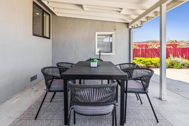 111 Rockwood Drive, South San Francisco CA: https://media.crmls.org/mediaz/0e92bbf2-3379-4420-b4e4-f63be050d6b9.jpg