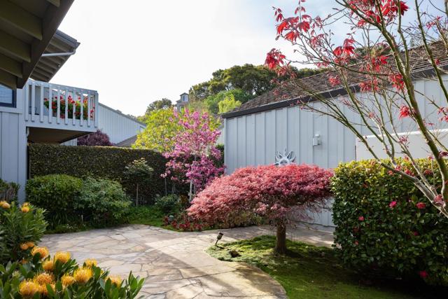28092 Barn Way, Carmel CA: https://media.crmls.org/mediaz/0e9323cc-304d-4f4b-87fc-79ae368232f8.jpg