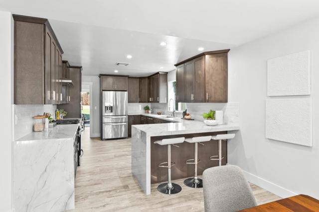 11840 Foothill Avenue, Gilroy CA: https://media.crmls.org/mediaz/0e939e5e-ad66-44f0-a408-e771392f5070.jpg