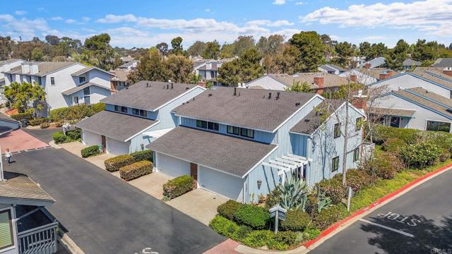 Detail Gallery Image 16 of 23 For 3380 Caminito Gandara, La Jolla,  CA 92037 - 3 Beds | 2/1 Baths
