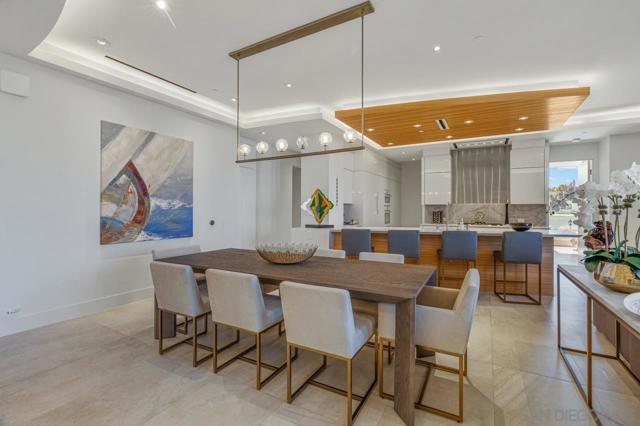 1020 Prospect St, La Jolla CA: https://media.crmls.org/mediaz/0e940153-84d2-4a58-921b-06f411154fb4.jpg