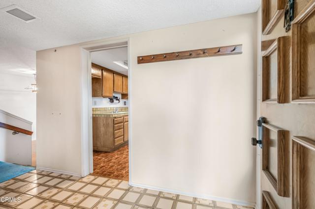 Detail Gallery Image 3 of 46 For 3063 Marigold Pl, Thousand Oaks,  CA 91360 - 3 Beds | 2/1 Baths