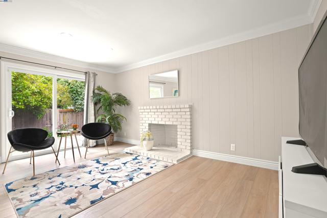 501 Amherst Ct, San Ramon CA: https://media.crmls.org/mediaz/0e94837b-d446-49df-a8c6-0c8449a4d66e.jpg