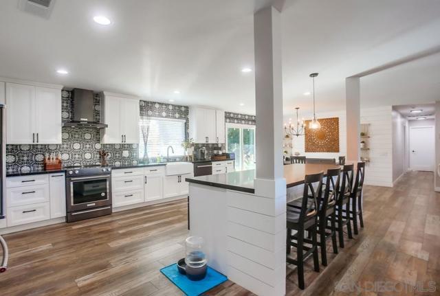 2035 Camino Cantera, Vista CA: https://media.crmls.org/mediaz/0e94908a-ea74-40ea-94e3-1037667472ed.jpg