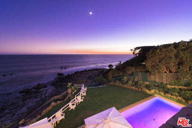 32852 Pacific Coast Highway, Malibu CA: https://media.crmls.org/mediaz/0e963578-8677-43ce-b9d8-5ee13244d171.jpg