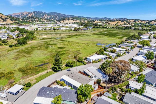 258 Yosemite Road, San Rafael CA: https://media.crmls.org/mediaz/0e96aabd-e5d3-4f55-a807-02f008cdee01.jpg