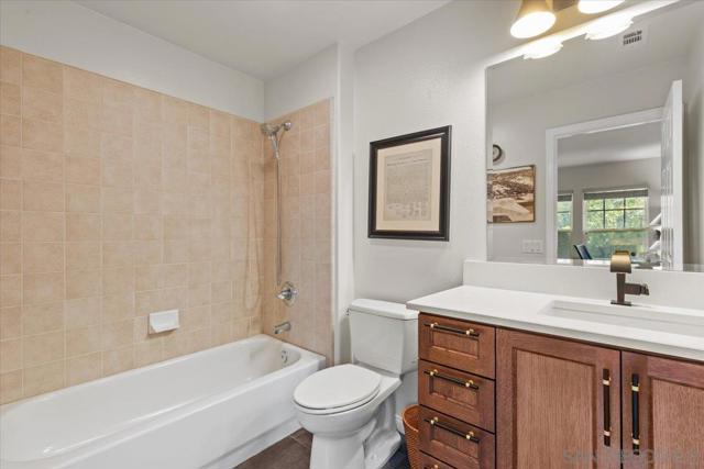 3180 Ridgeline Place, Escondido CA: https://media.crmls.org/mediaz/0e97a424-d7b7-4ca6-9b22-b0ee0e8fccdc.jpg