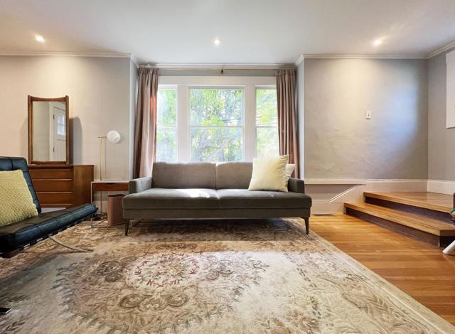 1812 Sanchez Avenue, Burlingame CA: https://media.crmls.org/mediaz/0e986f3f-c4ef-4c39-bc3c-4bdbad33165c.jpg