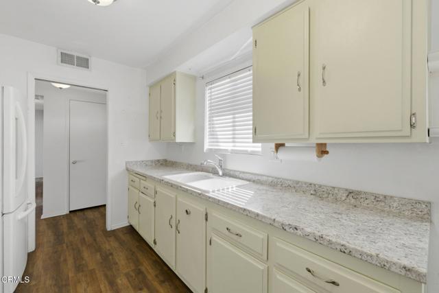 Detail Gallery Image 8 of 19 For 229 Wakeford Ave, Santa Paula,  CA 93060 - 3 Beds | 1/1 Baths