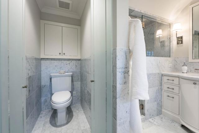 467 Lincoln Avenue, Palo Alto CA: https://media.crmls.org/mediaz/0e99536f-f8b4-4713-b84e-8303aef5cb3b.jpg