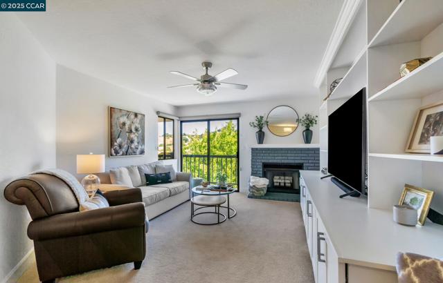 4467 Terra Granada Dr, Walnut Creek CA: https://media.crmls.org/mediaz/0e9a22b2-e6f8-4e5a-aaaf-73cc2800ceb6.jpg