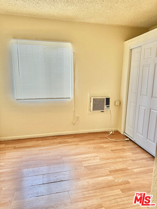 1109 Exposition Boulevard, Los Angeles CA: https://media.crmls.org/mediaz/0e9a43b6-92e4-458c-98e5-05d0dbba43fa.jpg