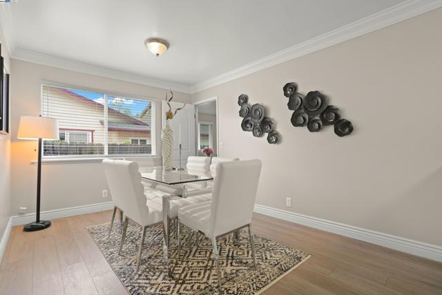 501 Amherst Ct, San Ramon CA: https://media.crmls.org/mediaz/0e9bc471-0eca-47de-a160-cf0f98896d93.jpg