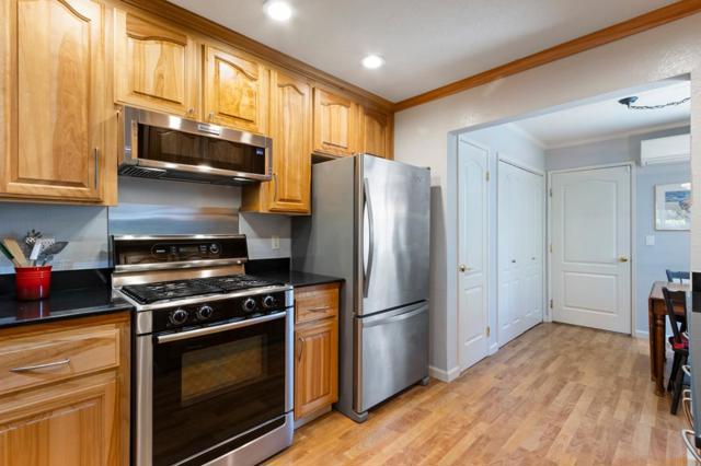1096 Prevost Court, San Jose CA: https://media.crmls.org/mediaz/0e9bd0b5-bf1b-498a-9508-6f2e35977962.jpg