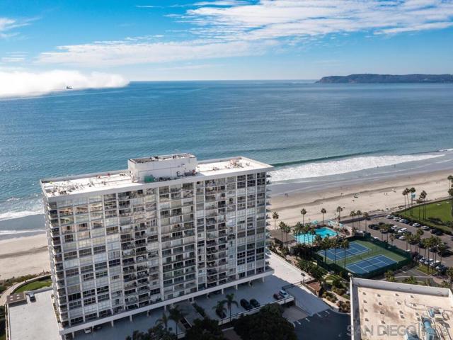 1830 Avenida Del Mundo, Coronado CA: https://media.crmls.org/mediaz/0e9c26eb-2e33-4693-abaa-b1212d63819f.jpg
