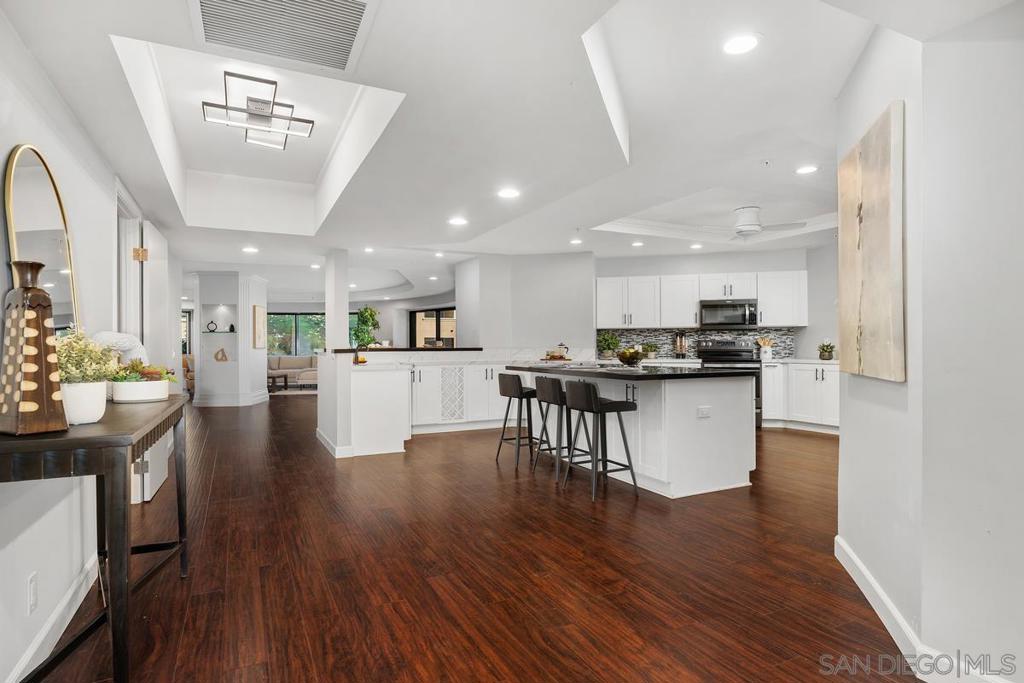 200 Harbor Dr - photo 3