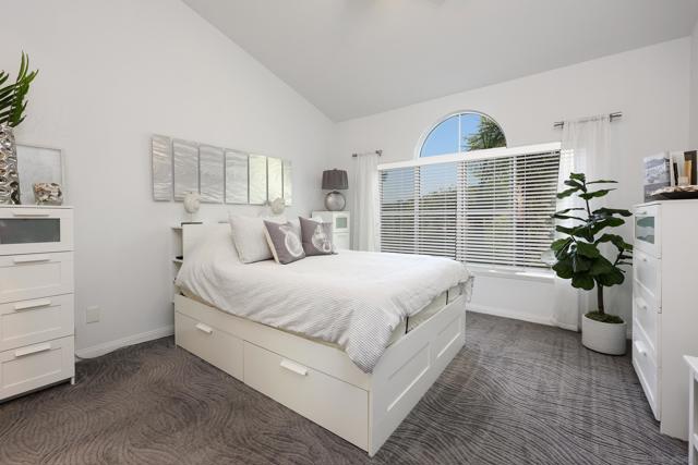 11370 Camino Playa Cancun, San Diego CA: https://media.crmls.org/mediaz/0e9cf2ea-72ab-4ec3-95b5-6fb54022f098.jpg