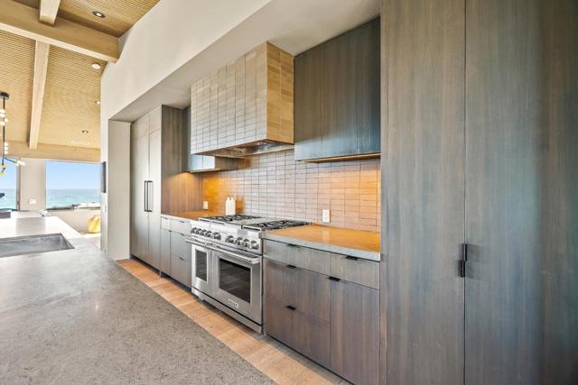 1122 W Cliff Drive, Santa Cruz CA: https://media.crmls.org/mediaz/0e9d42a0-c625-41c7-b751-3a193fdc170d.jpg