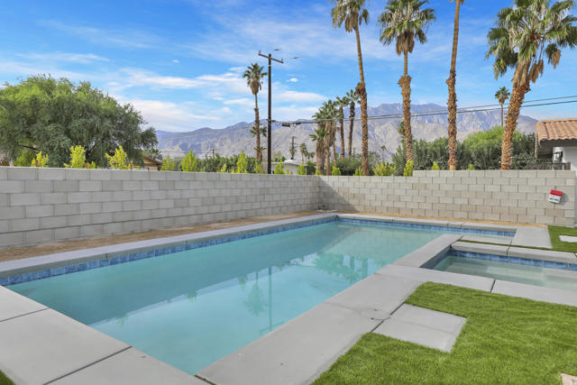 2800 E San Juan Road, Palm Springs CA: https://media.crmls.org/mediaz/0e9df280-95bb-4449-b64b-8fd87cacdd5c.jpg