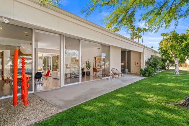 260 Desert Lakes Drive, Palm Springs, CA 92264
