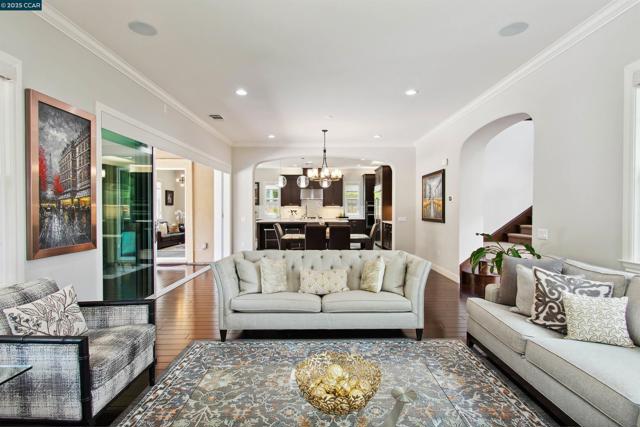 19 Baltana Place, Danville CA: https://media.crmls.org/mediaz/0e9e8e3b-fb18-4fcb-8794-87093943d546.jpg