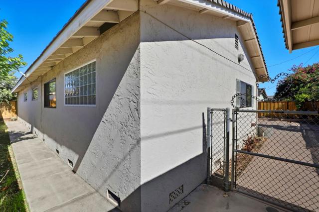 780 Welburn Avenue, Gilroy CA: https://media.crmls.org/mediaz/0e9ee409-db59-4a68-82c8-f420d62dbd5b.jpg