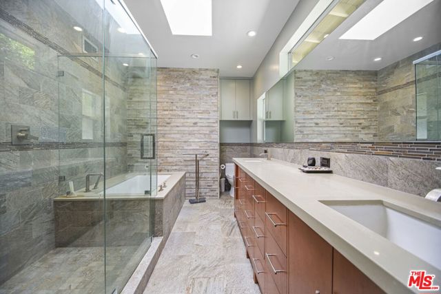 13044 Sky Valley Road, Los Angeles CA: https://media.crmls.org/mediaz/0e9f895f-31f3-4eb8-bf11-668ca5610b7c.jpg