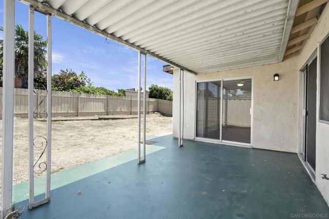 10625 Amantha Ave, San Diego CA: https://media.crmls.org/mediaz/0e9fc85f-30dd-498d-be57-a14d43619cdd.jpg