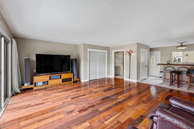 17480 Hoot Owl Way, Morgan Hill CA: https://media.crmls.org/mediaz/0e9fde7a-af41-4eb9-9e01-c2ac94cebef9.jpg