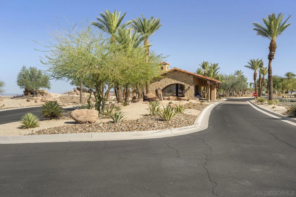 4604 Desert Vista Dr