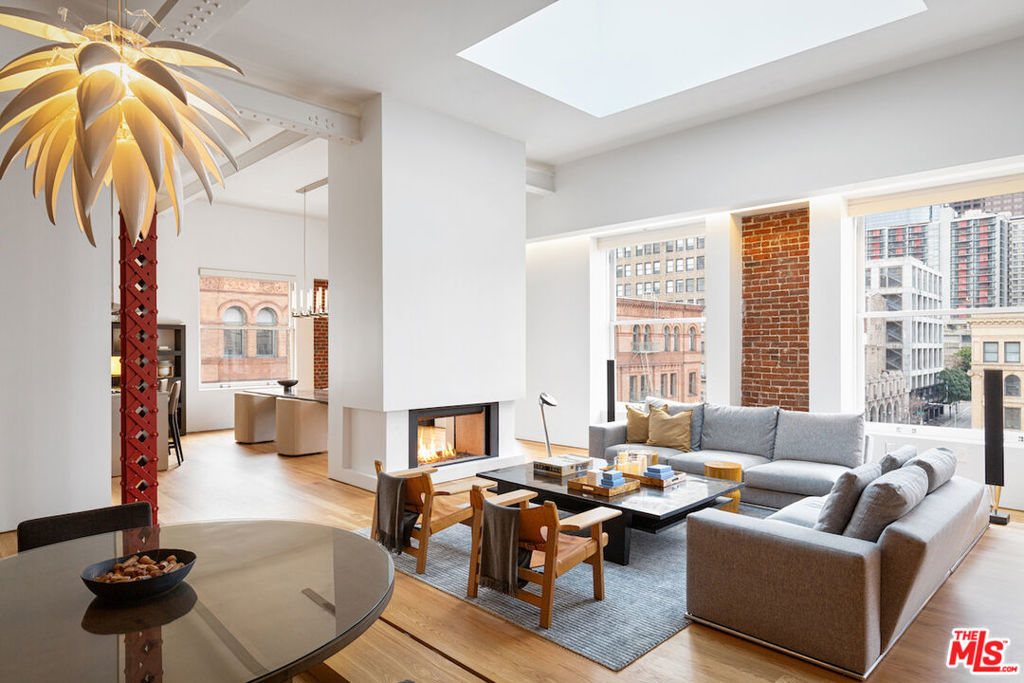 257 S Spring Street PENTMN, Los Angeles, CA 90012