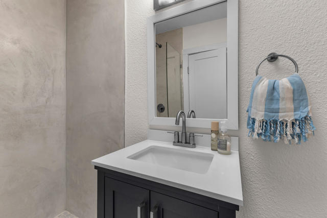3967 E Sunny Dunes Road, Palm Springs, CA 92264