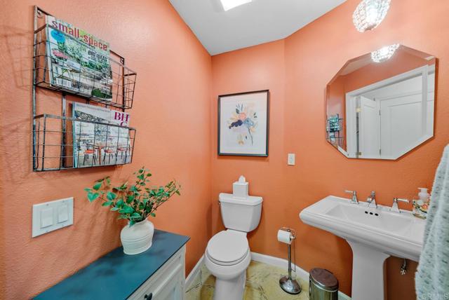 2253 Caminito Pescado, Ocean Beach (San Diego) CA: https://media.crmls.org/mediaz/0ea213a5-3894-40da-838e-8abd9b542e86.jpg