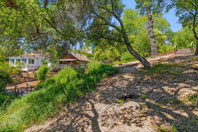 1284 Amesti Road, Corralitos CA: https://media.crmls.org/mediaz/0ea2279b-2204-4d92-9a70-61a243301b5c.jpg
