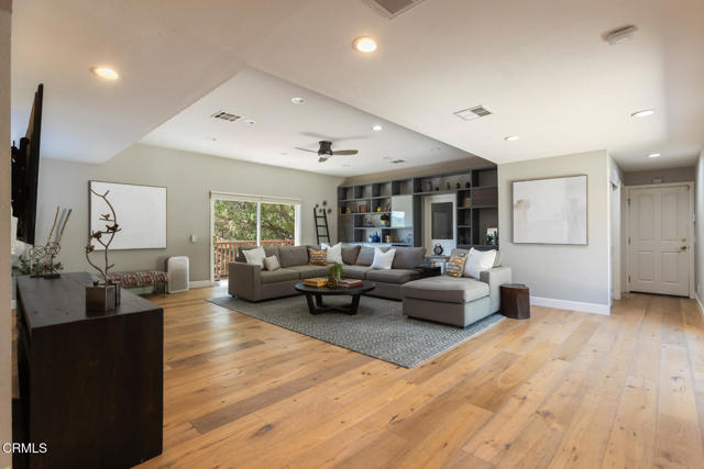 3643 Hampstead Road, Glendale CA: https://media.crmls.org/mediaz/0ea22fb3-6706-4bc7-ae88-b531219a94dc.jpg