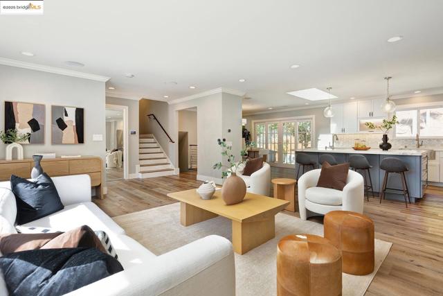 298 Elysian Fields DR, Oakland CA: https://media.crmls.org/mediaz/0ea25ec2-a844-4331-ae96-17cc8cc75098.jpg