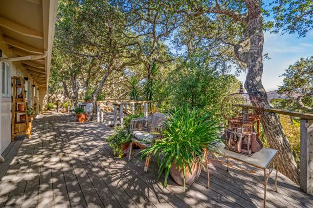 12500 Saddle Way, Carmel Valley CA: https://media.crmls.org/mediaz/0ea27674-fb93-4a38-8dde-87f8b7fa974c.jpg