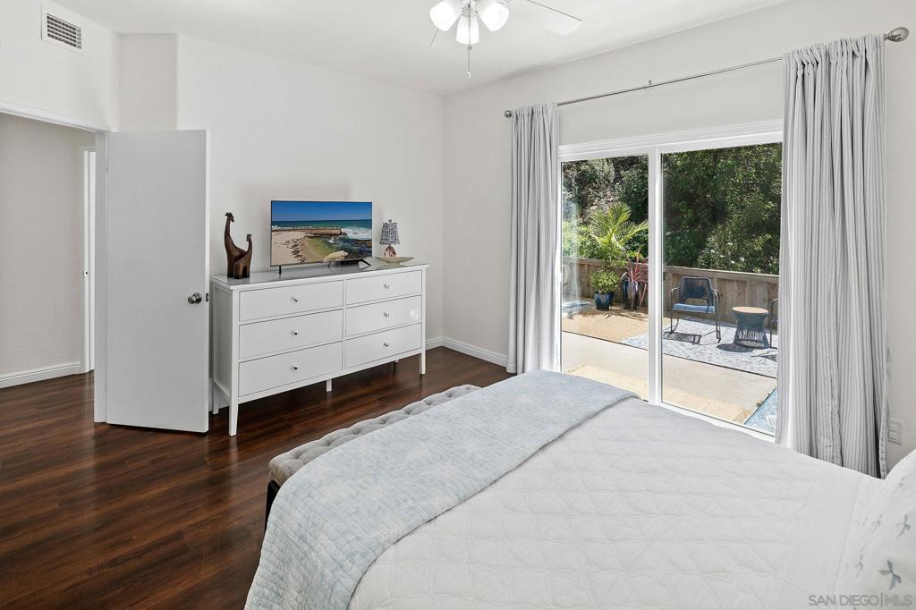 9985 Scripps Westview Way - photo 12