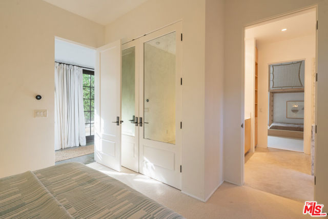 509 Santa Clara Avenue, Venice CA: https://media.crmls.org/mediaz/0ea2b693-3e8b-4abc-99aa-76362cf0619e.jpg