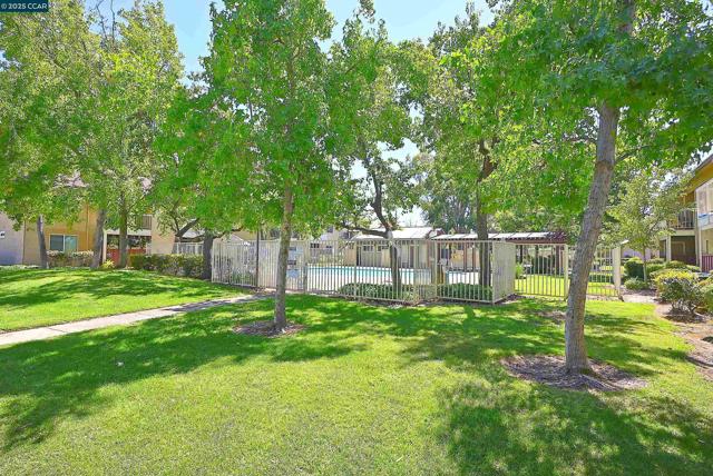 1324 Chateau Cmn, Livermore CA: https://media.crmls.org/mediaz/0ea3cf84-bfc6-4764-94ff-63c9d129794b.jpg