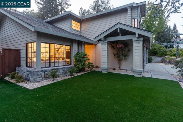 311 Valley High Dr, Pleasant Hill CA: https://media.crmls.org/mediaz/0ea4341e-ac85-4b23-90c4-5078dc4b4f06.jpg