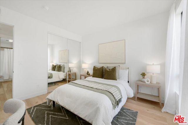 625 S Berendo Street, Los Angeles CA: https://media.crmls.org/mediaz/0ea5606d-3114-429c-82ba-439913d9eac7.jpg